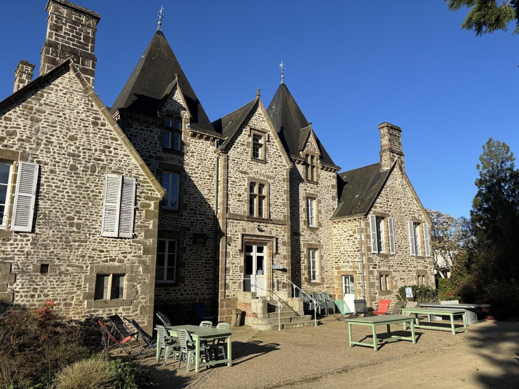 Chateau Du Bourg Saint-Denis-de-Gastines Buitenkant foto